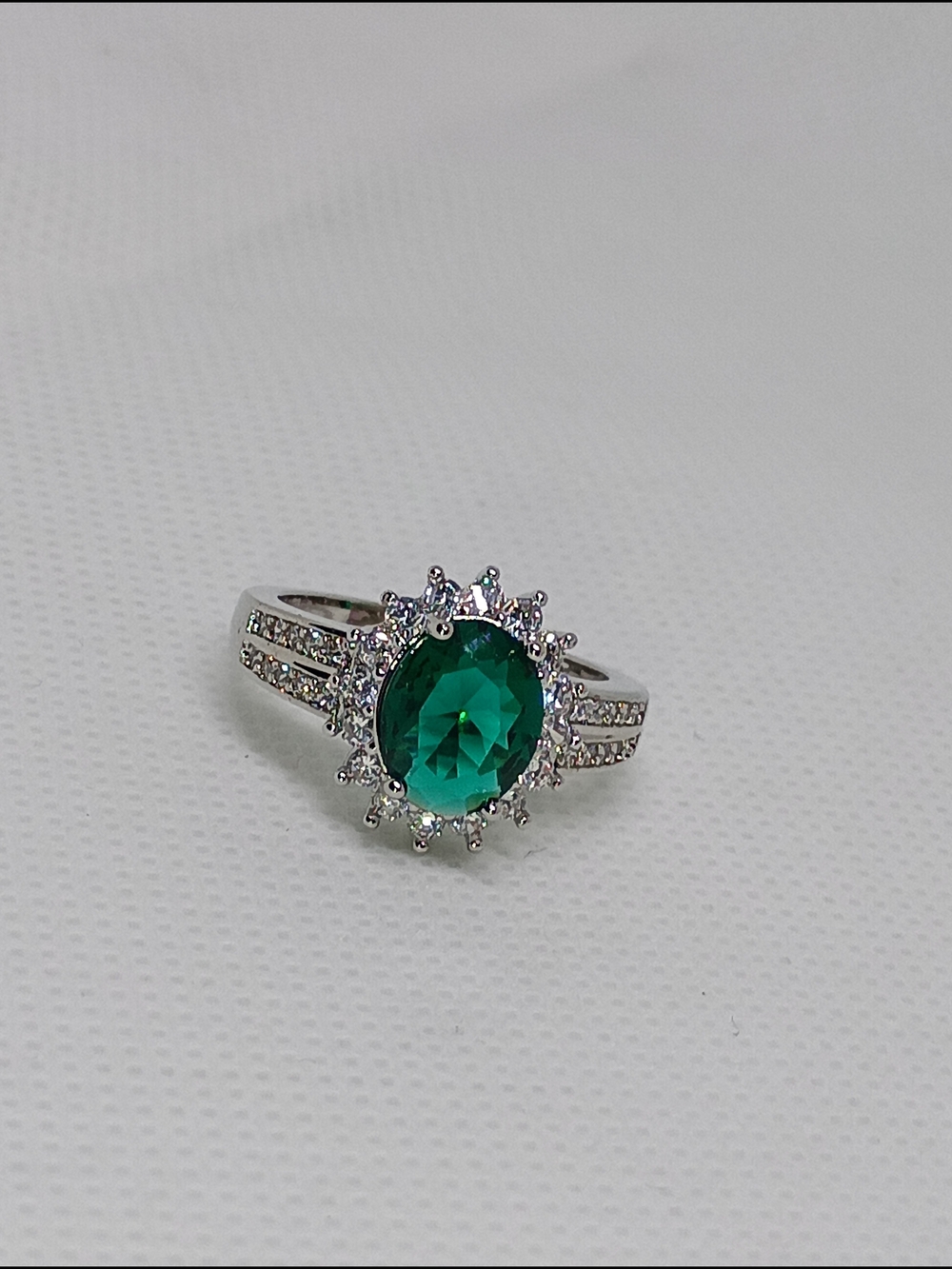 Emerald Halo Silver Cocktail Ring - Green Gem Nwot